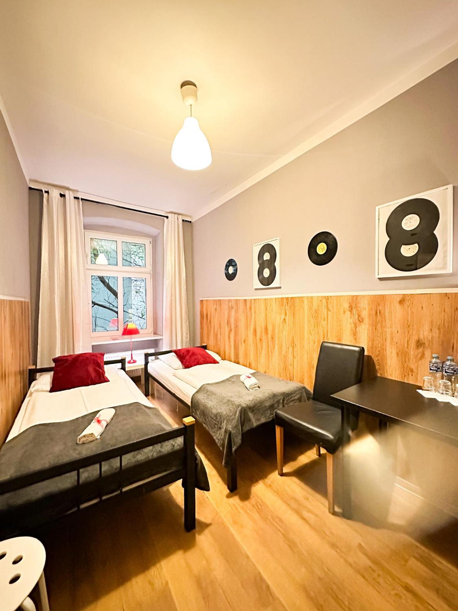 Explorer Hostel & Apartment Stare Miasto Old Town 24H Poznań Dış mekan fotoğraf